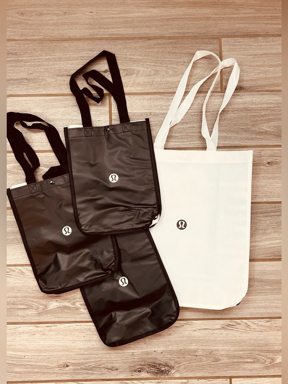 Lululemon Reusable Tote Bag Lot 4 Mixed Color Bags 1 Large White 3 Small Black